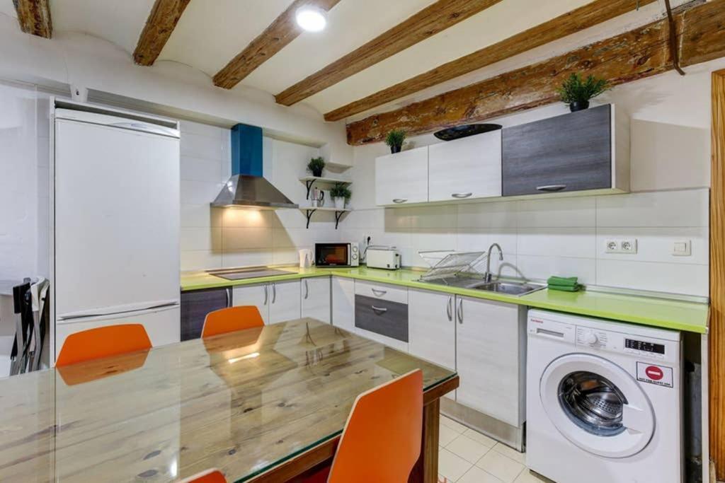 7 Pax Montserrat Ramblas Barcelona Βαρκελώνη Εξωτερικό φωτογραφία