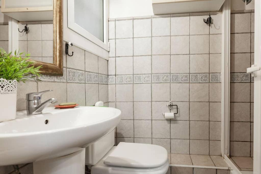 7 Pax Montserrat Ramblas Barcelona Βαρκελώνη Εξωτερικό φωτογραφία