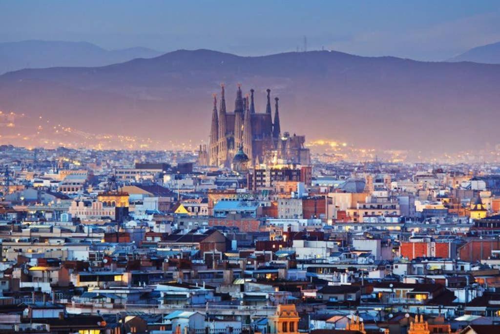 7 Pax Montserrat Ramblas Barcelona Βαρκελώνη Εξωτερικό φωτογραφία